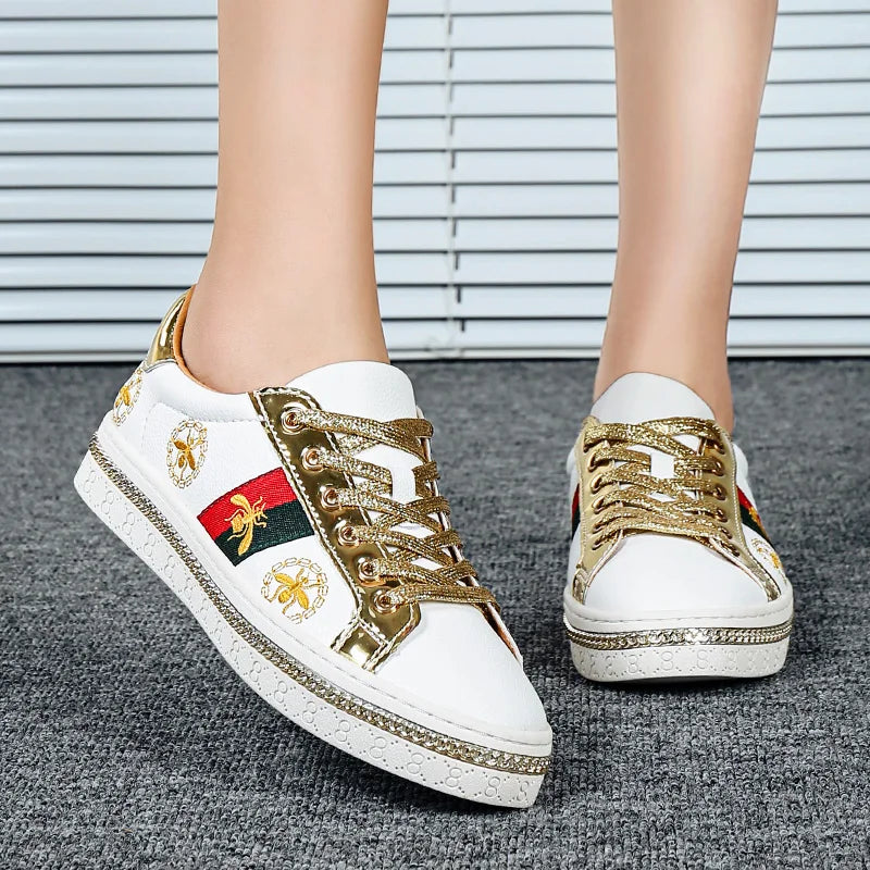 Trendy Brand Embroidered Shoes Couple Casual Flats Sneakers Comfort Mens Skateboarding Shoe Unisex Black White Women Footwear